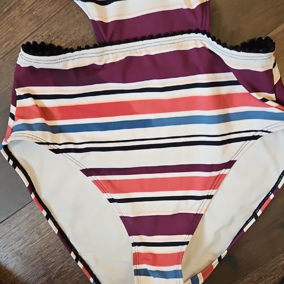 NWOT Striped Monokini  One-Piece Swimsuit - Picture 3 of 7